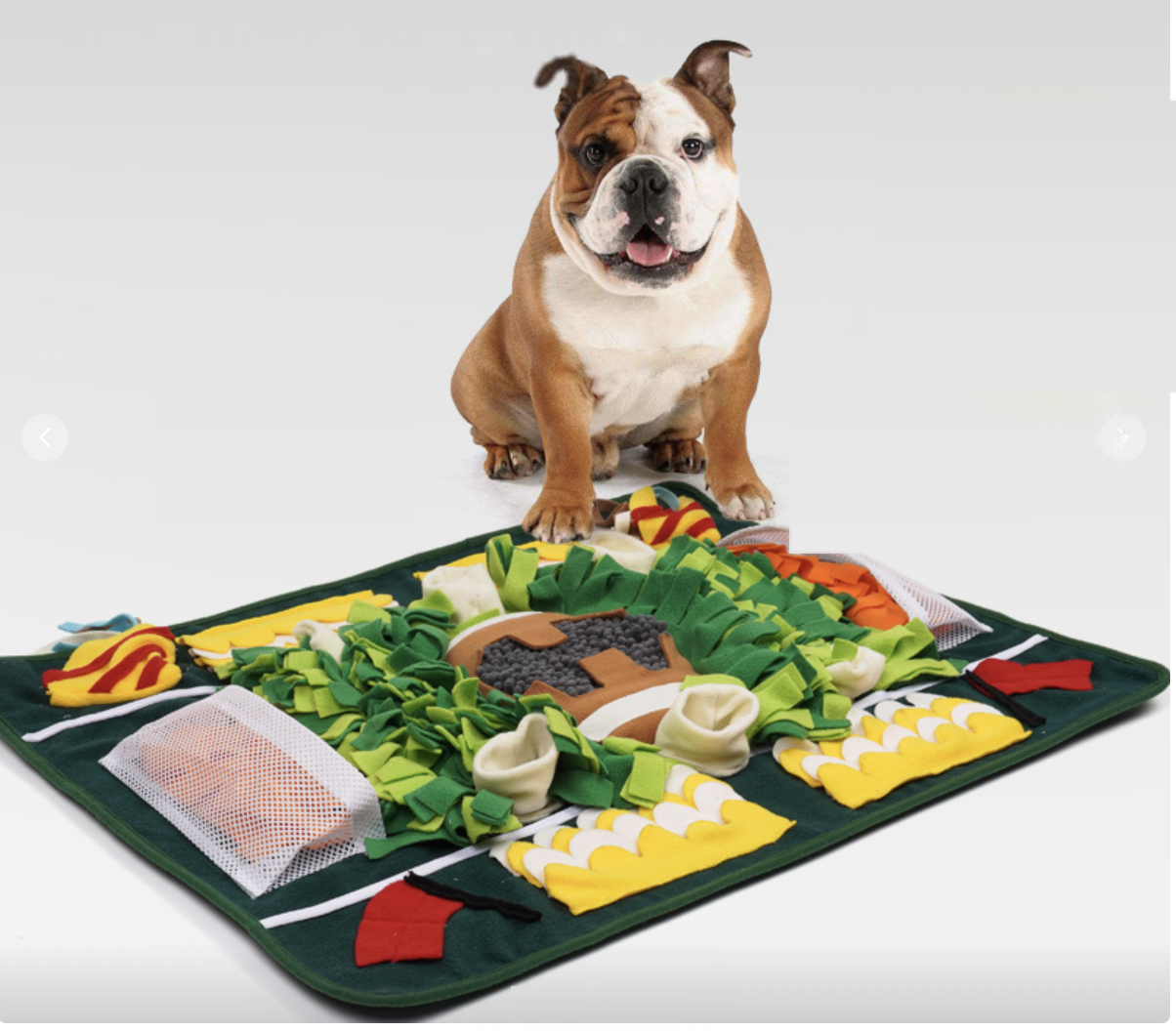 Snuffelmat Voetbalveld, sportveld-thema snuffelmat met bal in het midden